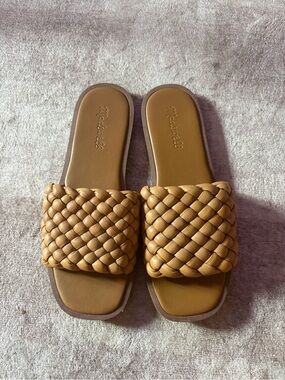 Madewell Braided Slide Sandals in Tan